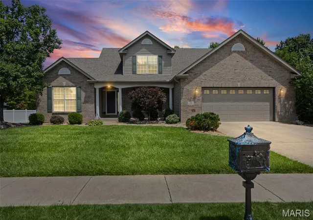 Homes for sale in Edwardsville, IL | 30 Brookshire Ln, Edwardsville, IL 62025 | MLS# MIS26036735