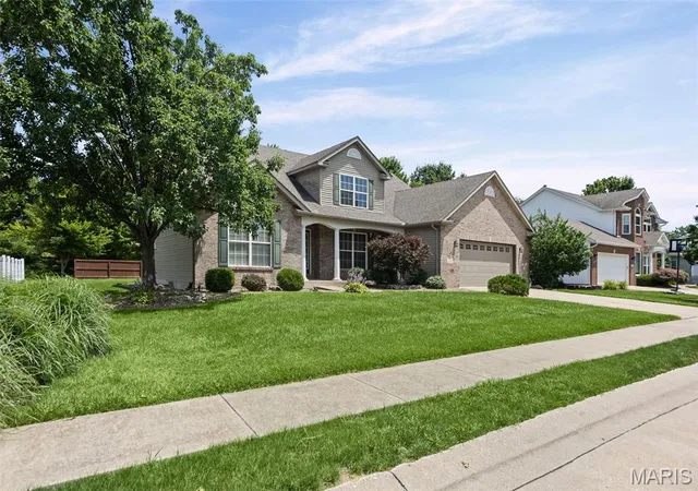 Homes for sale in Edwardsville, IL | 30 Brookshire Ln, Edwardsville, IL 62025 | MLS# MIS26036735