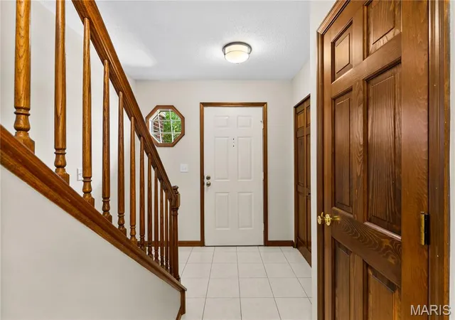 4th image of 310 Crown Colony Ct #E, Saint Peters, MO 63376 | MLS# MIS26036749