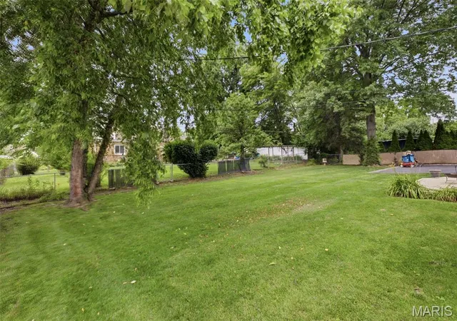 33rd image of 9860 Berwick Dr, Affton, MO 63123 | MLS# MIS26036753