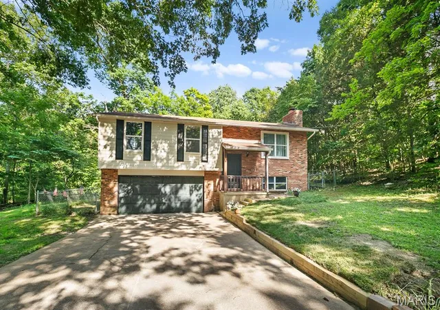 Homes for sale in Pacific, MO | 3310 Lynch Rd, Pacific, MO 63069 | MLS# MIS26036766