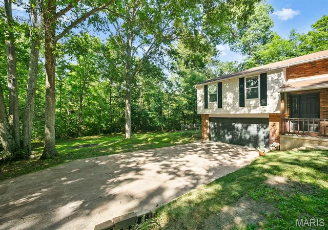 Homes for sale in Pacific, MO | 3310 Lynch Rd, Pacific, MO 63069 | MLS# MIS26036766