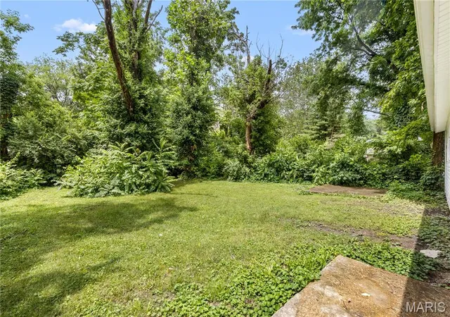 Homes for sale in Calverton Park, MO | 121 Cady Dr, Calverton Park, MO 63135 | MLS# MIS26036767