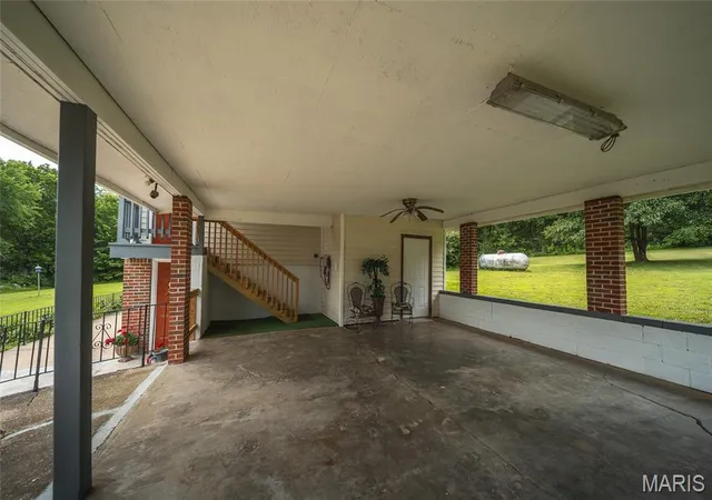 Homes for sale in Cuba, MO | 2175 Lone Wolf Dr, Cuba, MO 65453 | MLS# MIS26036778