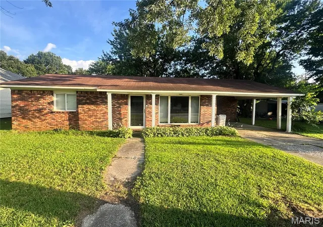 Homes for sale in Lilbourn, MO | 114 E Phillips Ave, Lilbourn, MO 63862 | MLS# MIS26036780