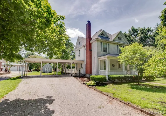 Homes for sale in Bunker Hill, IL | 619 S Franklin St, Bunker Hill, IL 62014 | MLS# MIS26036793