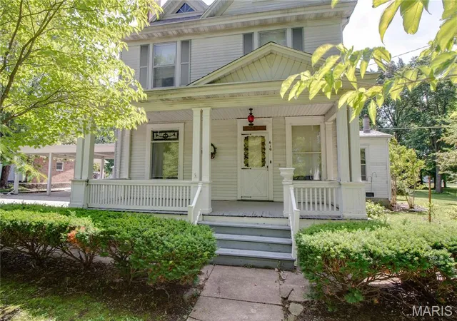 Homes for sale in Bunker Hill, IL | 619 S Franklin St, Bunker Hill, IL 62014 | MLS# MIS26036793