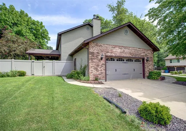 Homes for sale in Troy, IL | 608 Goldfinch Ln, Troy, IL 62294 | MLS# MIS26036809
