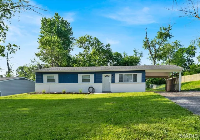 Homes for sale in Ballwin, MO | 283 Ramsey Ln, Ballwin, MO 63021 | MLS# MIS26036811