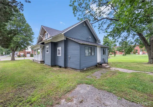 Homes for sale in Gideon, MO | 300 S Main St, Gideon, MO 63848 | MLS# MIS26036815