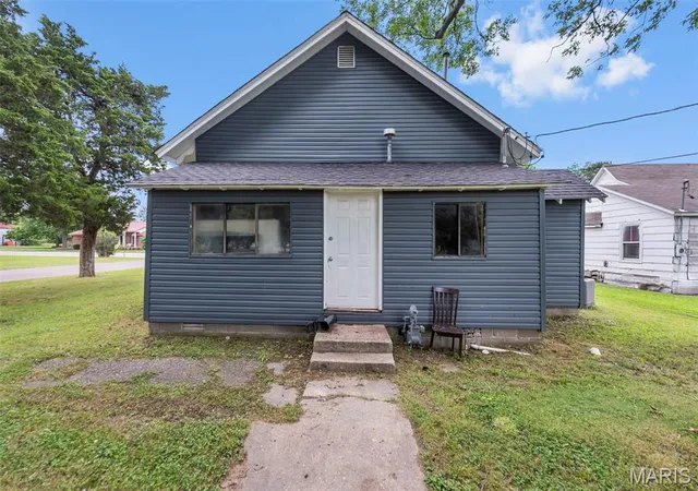 Homes for sale in Gideon, MO | 300 S Main St, Gideon, MO 63848 | MLS# MIS26036815