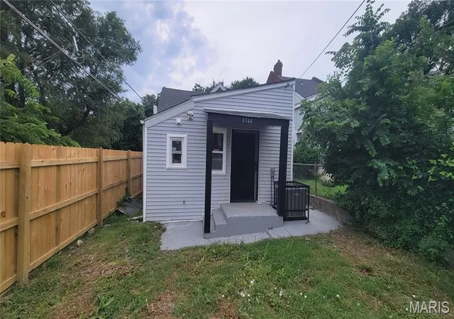 9th image of 3744 Illinois Ave, St Louis, MO 63118 | MLS# MIS26036838