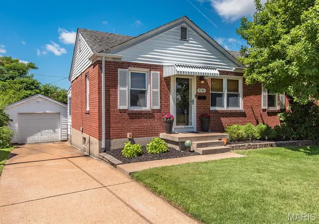 Photo 2 of Sale Pending at 4348 Schirmer St, Saint Louis, MO 63116 | MLS# MIS26036863 | Listing updated on 2026-07-03