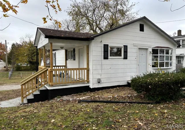 Homes for sale in Cahokia, IL | 1301 Upper Cahokia Rd, Cahokia, IL 62206 | MLS# MIS26036867