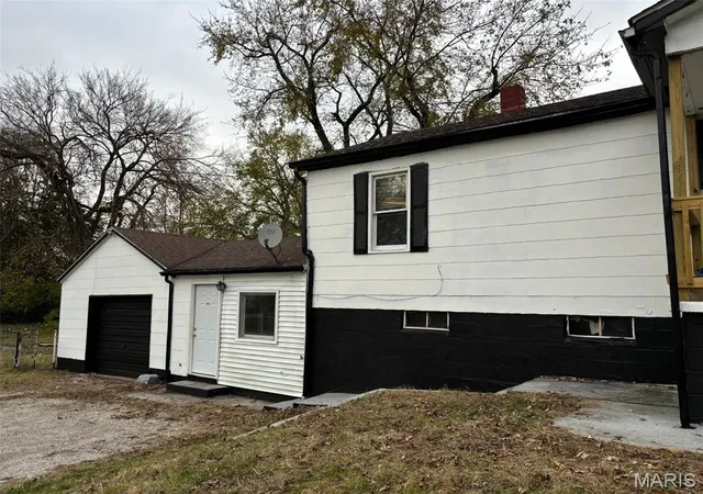 Homes for sale in Cahokia, IL | 1301 Upper Cahokia Rd, Cahokia, IL 62206 | MLS# MIS26036867