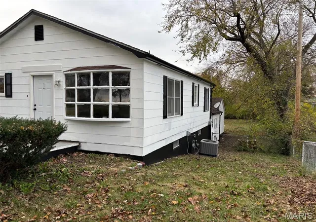 Homes for sale in Cahokia, IL | 1301 Upper Cahokia Rd, Cahokia, IL 62206 | MLS# MIS26036867