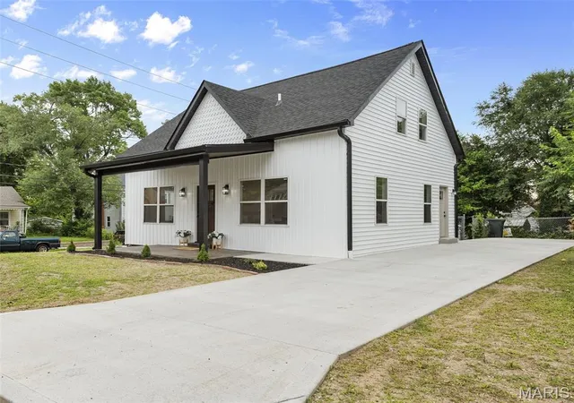 1st image of 302 Short St, Collinsville, IL 62234 | MLS# MIS26036884