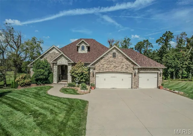 Homes for sale in Lebanon, MO | 959 Cobblestone Ct, Lebanon, MO 65536 | MLS# MIS26036890