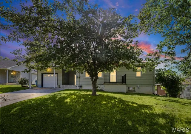 Homes for sale in Bethalto, IL | 113 N Old Bethalto Rd, Bethalto, IL 62010 | MLS# MIS26036897