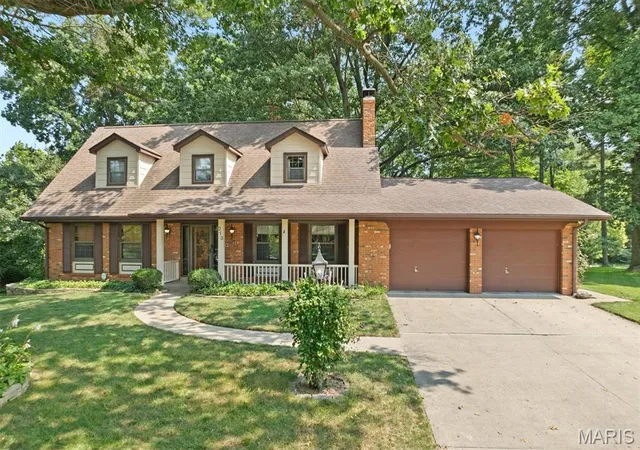 Single family home for sale at 213 Warrensburg Dr, Belleville, IL 62223 | MLS# MIS26036898