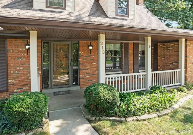 Photo 2 of Single family home for sale at 213 Warrensburg Dr, Belleville, IL 62223 | MLS# MIS26036898 | Listing updated on 2026-09-21