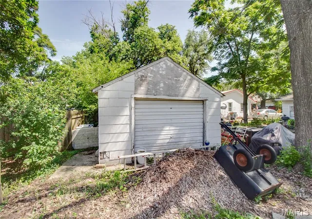 Homes for sale in Bunker Hill, IL | 100 N Clinton St, Bunker Hill, IL 62014 | MLS# MIS26036905