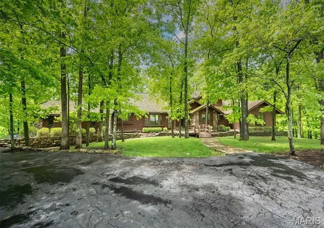 Photo 3 of Sale Pending at 2731 Christy Ave, Wildwood, MO 63040 | MLS# MIS26036906 | Listing updated on 2026-09-23