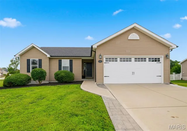 Homes for sale in Moscow Mills, MO | 10 Gracie Claire Ct, Moscow Mills, MO 63362 | MLS# MIS26036925