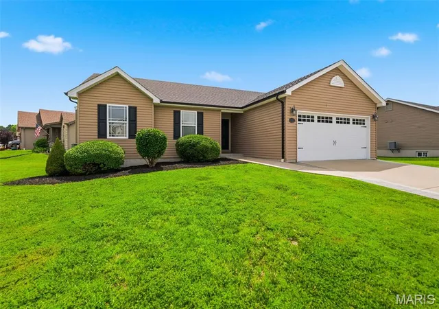 Homes for sale in Moscow Mills, MO | 10 Gracie Claire Ct, Moscow Mills, MO 63362 | MLS# MIS26036925