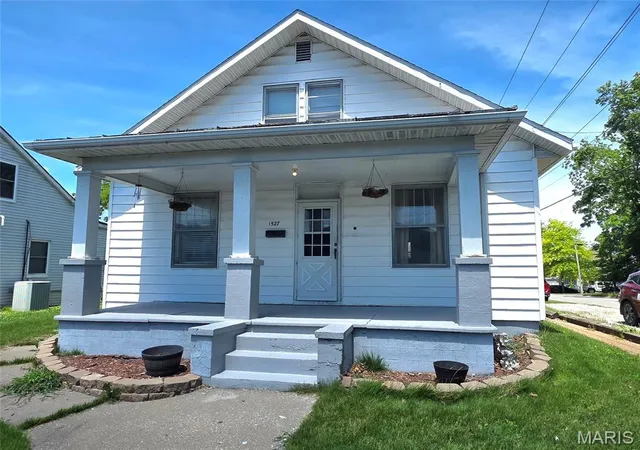 Homes for sale in Chester, IL | 1527 Swanwick St, Chester, IL 62233 | MLS# MIS26036926