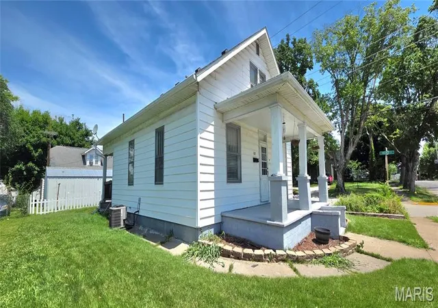 Homes for sale in Chester, IL | 1527 Swanwick St, Chester, IL 62233 | MLS# MIS26036926
