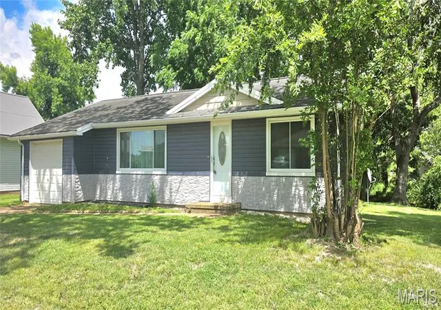 Homes for sale in Ellis Grove, IL | 304 N Main St, Ellis Grove, IL 62241 | MLS# MIS26036942