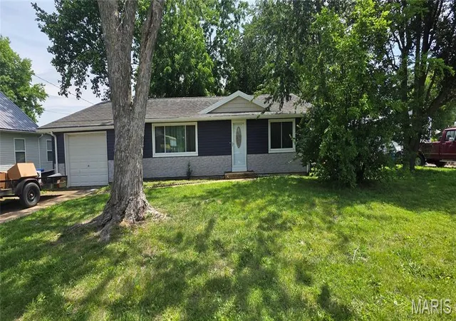 Homes for sale in Ellis Grove, IL | 304 N Main St, Ellis Grove, IL 62241 | MLS# MIS26036942
