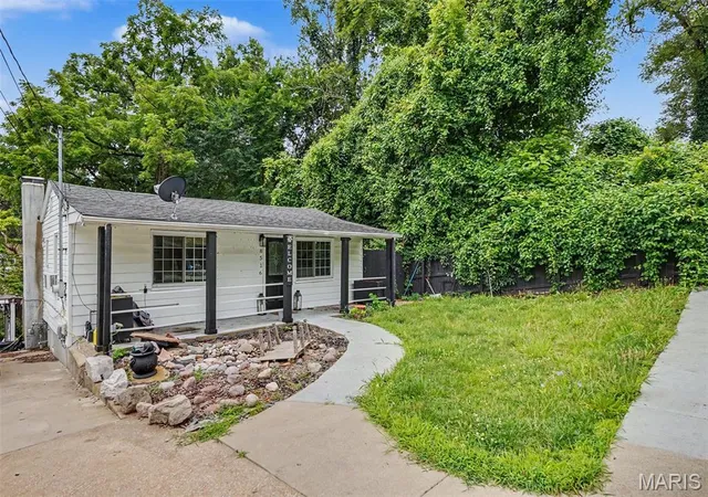Photo 2 of Single family home for sale at 8516 Katherine Ave, Saint Louis, MO 63121 | MLS# MIS26036943 | Listing updated on 2026-08-20