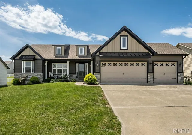 Homes for sale in Moscow Mills, MO | 132 Hayfield Dr, Moscow Mills, MO 63362 | MLS# MIS26036944