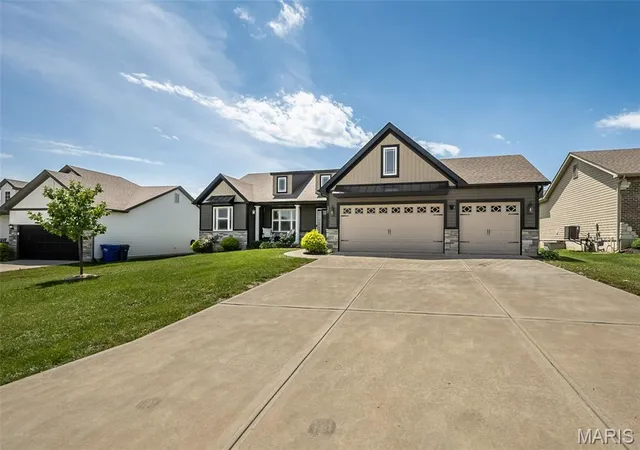 Homes for sale in Moscow Mills, MO | 132 Hayfield Dr, Moscow Mills, MO 63362 | MLS# MIS26036944