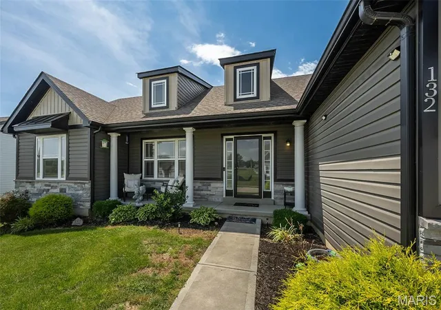 Homes for sale in Moscow Mills, MO | 132 Hayfield Dr, Moscow Mills, MO 63362 | MLS# MIS26036944