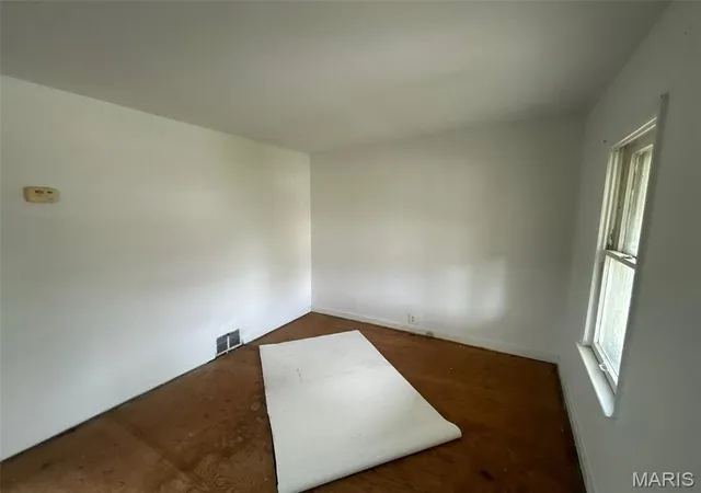 Photo 1 of Single family home for sale at 8527 Kempland Pl, St Louis, MO 63132 | MLS# MIS26036946 | Listing updated on 2026-09-30