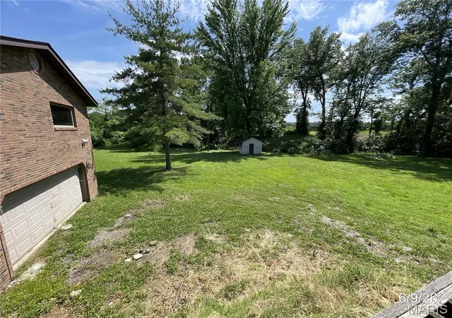 Homes for sale in Troy, IL | 721 E Us Hwy 40, Troy, IL 62294 | MLS# MIS26036949