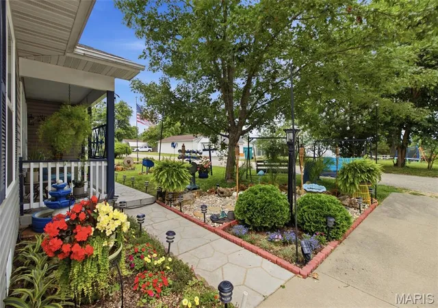 Homes for sale in Bourbon, MO | 844 Alley St, Bourbon, MO 65441 | MLS# MIS26036951