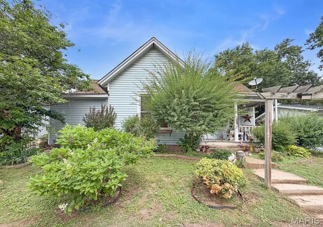 Homes for sale in Louisiana, MO | 1115 S Carolina St, Louisiana, MO 63353 | MLS# MIS26036958