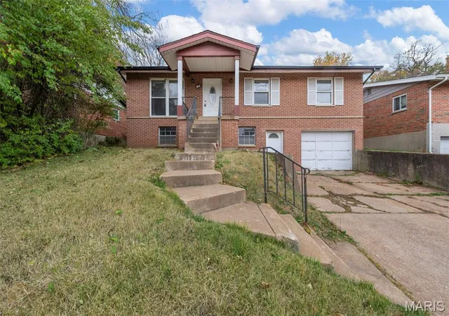 Photo 1 of Sale Pending at 146 Evans Ave, Saint Louis, MO 63121 | MLS# MIS26036984 | Listing updated on 2026-09-06