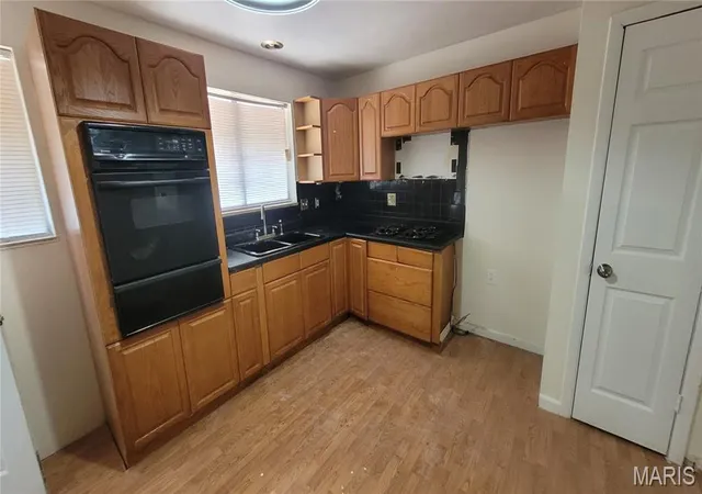 Photo 3 of Sale Pending at 146 Evans Ave, Saint Louis, MO 63121 | MLS# MIS26036984 | Listing updated on 2026-09-06