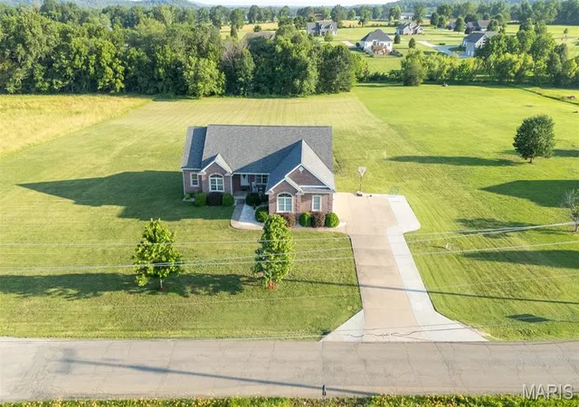 Photo 4 of Single family home for sale at 5230 Westmeyer Rd, Farmington, MO 63640 | MLS# MIS26036988 | Listing updated on 2026-10-04