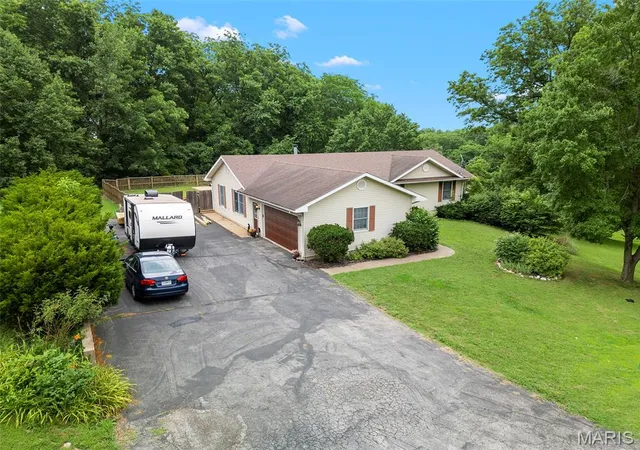 Homes for sale in Clarksville, MO | 15633 Pike 237, Clarksville, MO 63336 | MLS# MIS26037007