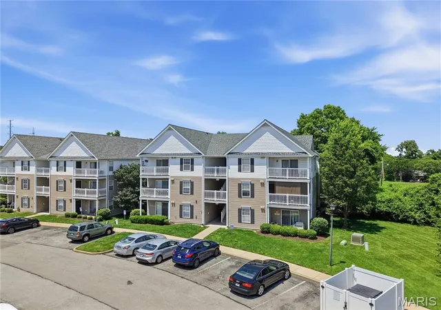 2nd image of 9744 Bexley Station Dr, Affton, MO 63123