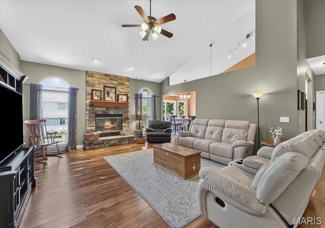 5th image of 805 Liberty Creek Dr, Wentzville, MO 63385 | MLS# MIS26037027