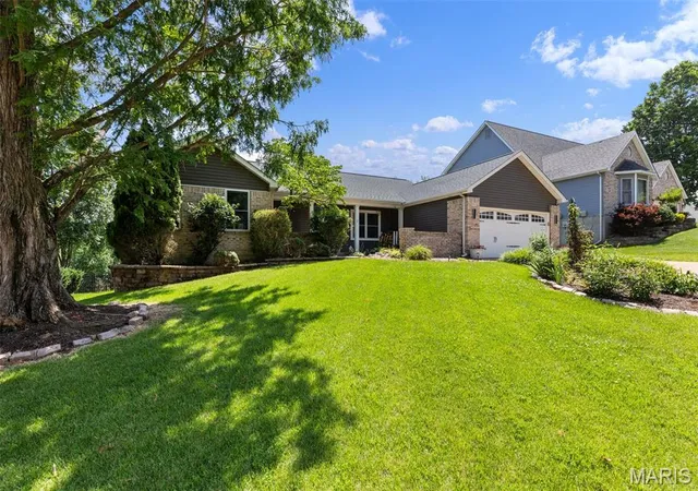 Homes for sale in Fenton, MO | 1353 Montevale Ct, Fenton, MO 63026 | MLS# MIS26037044