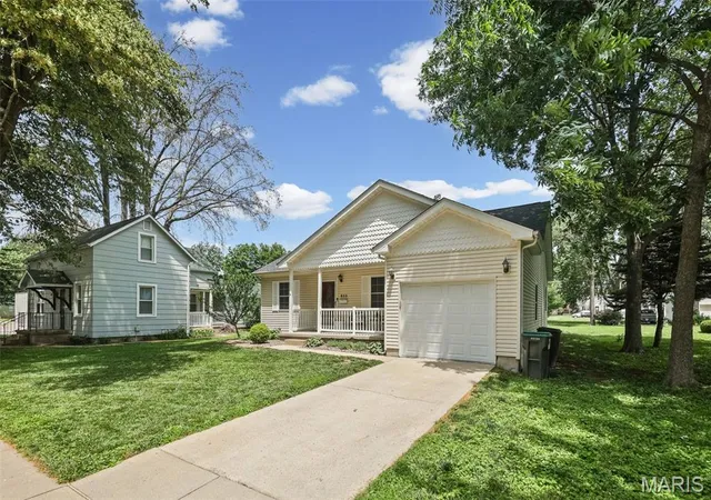 Homes for sale in Breese, IL | 233 N 1St St, Breese, IL 62230 | MLS# MIS26037079