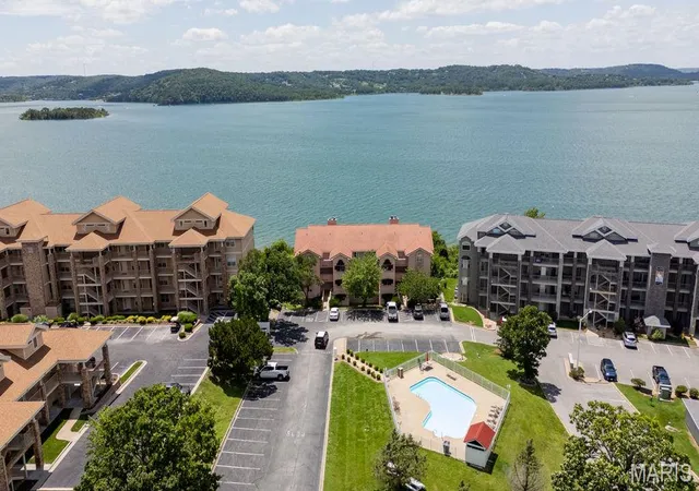 Homes for sale in Hollister, MO | 700 Emerald Pointe Dr #101, Hollister, MO 65672 | MLS# MIS26037082
